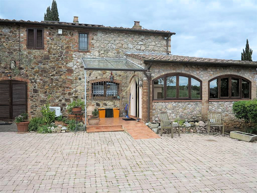 Casale ristrutturato con parco e piscina a pochi chilometri dal mare in vendita a Gavorrano, Bivio R