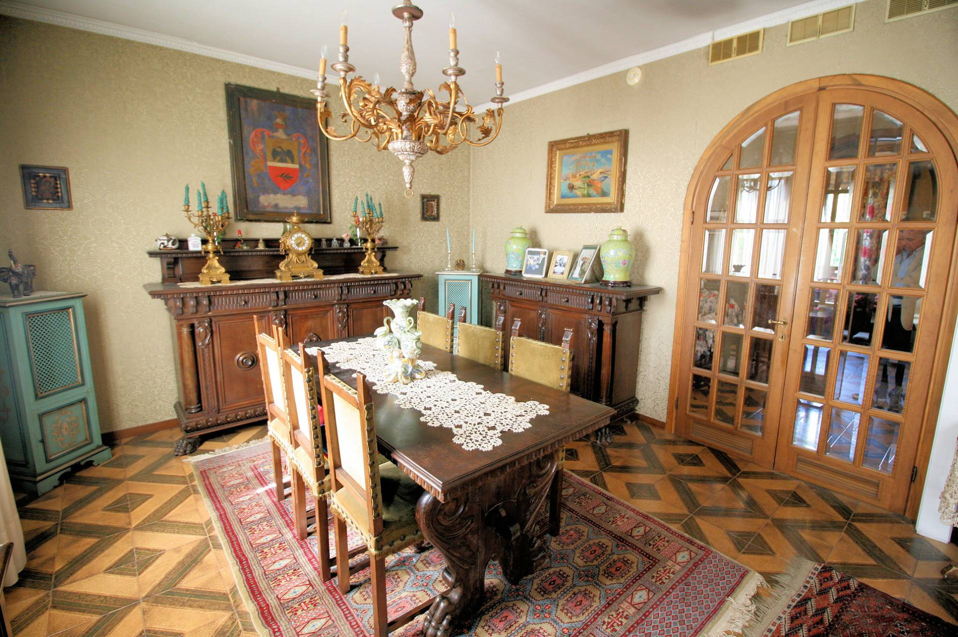 Appartamento indipendente di ampia superficie con terrazza panoramica in vendita a Montecatini-Terme