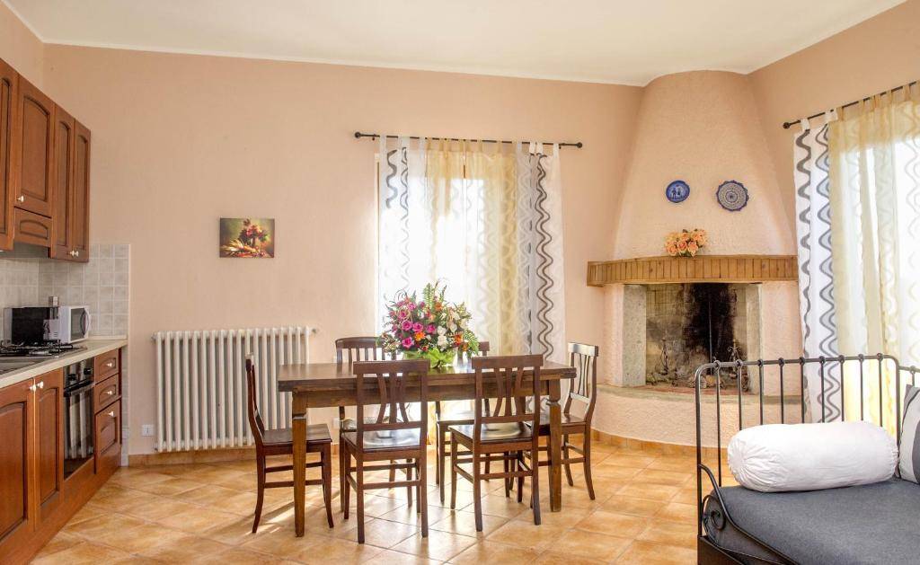 Villa di ampia superficie immersa nel verde in vendita a Gavorrano