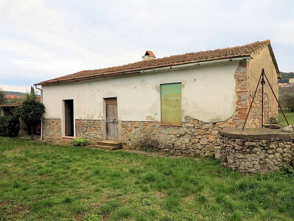 Annesso agricolo da ristrutturare in splendida posizione in vendita a Gavorrano, Bagno di Gavorrano