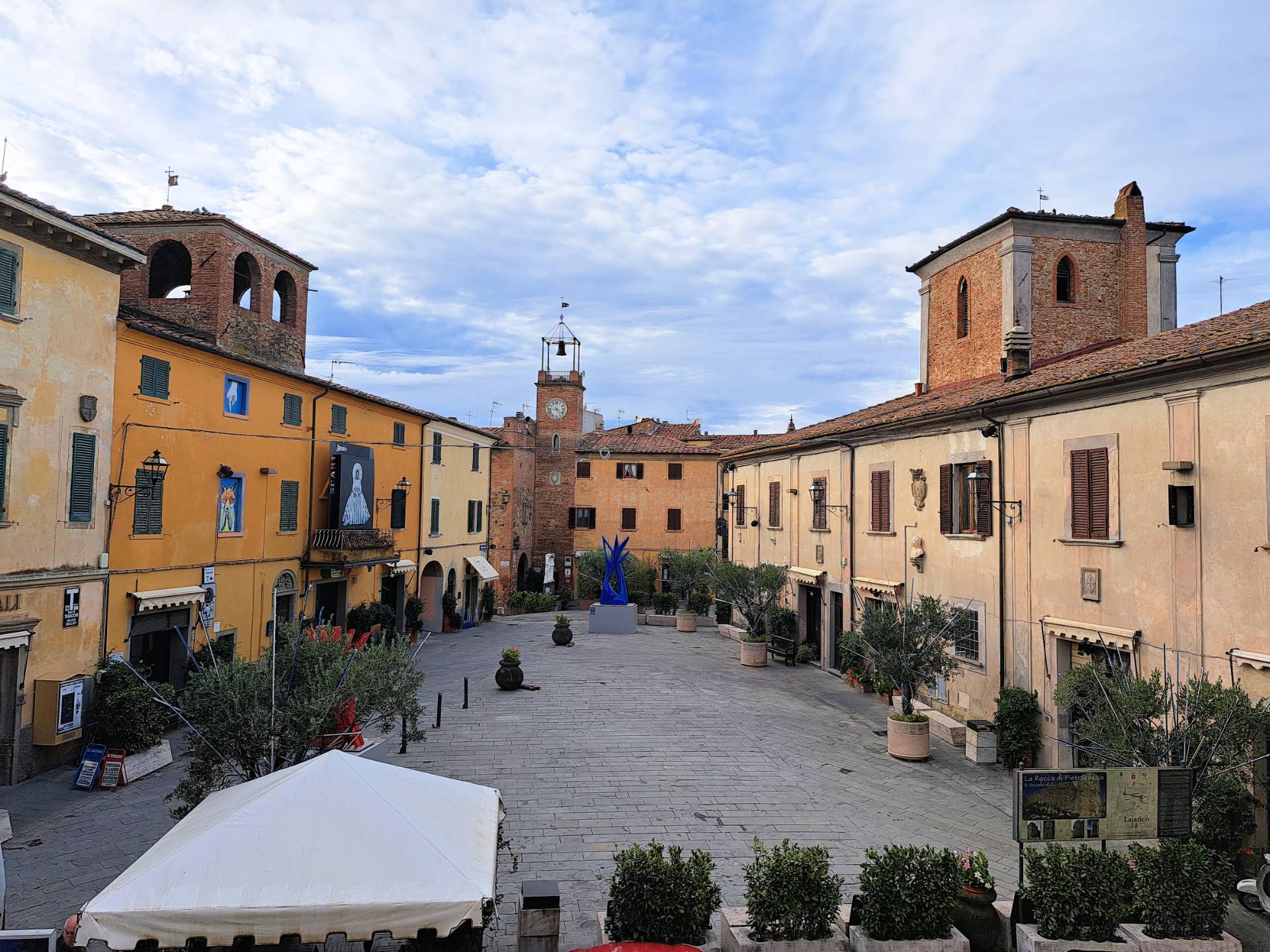 Terratetto composto da due appartamenti in vendita a Lajatico