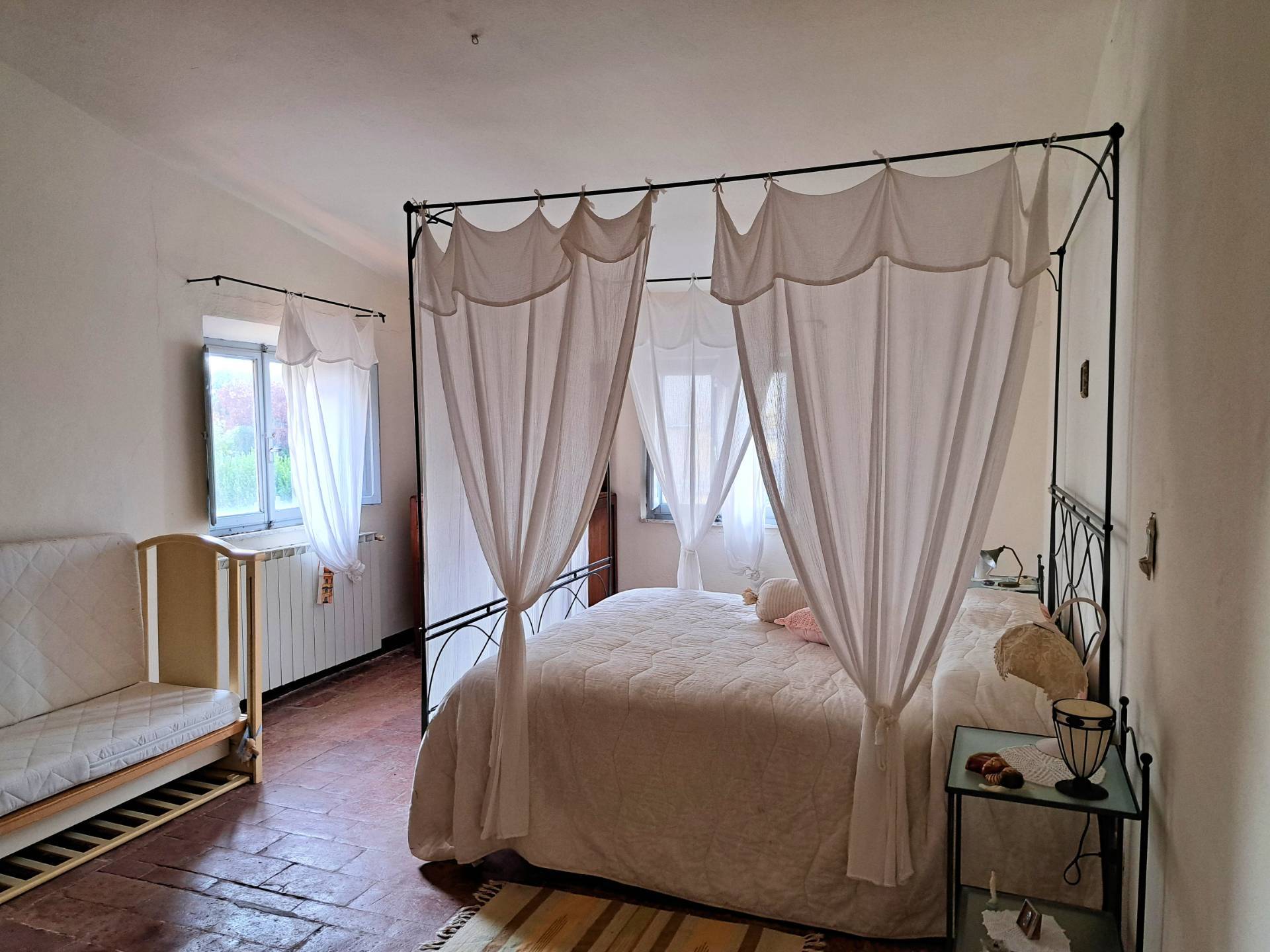 Terratetto composto da due appartamenti in vendita a Lajatico