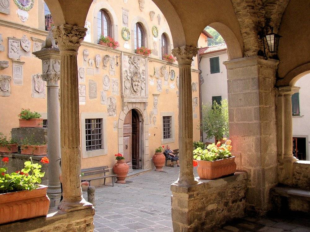 Proponiamo la vendita dell'attivita' di bar/ristorante/pizzeria in vendita a Abetone Cutigliano