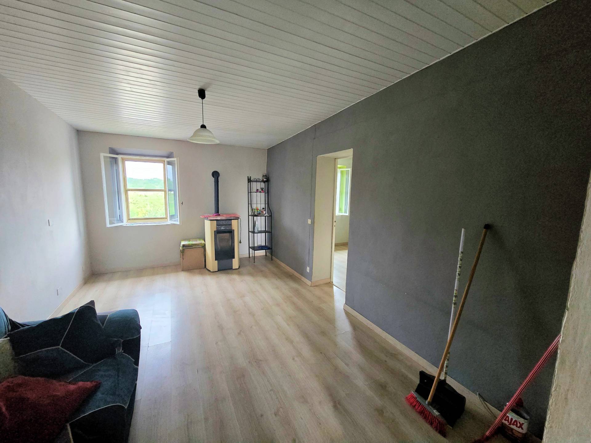 Porzione centrale di fabbricato in corte con ampio terreno e garage in vendita a Altopascio