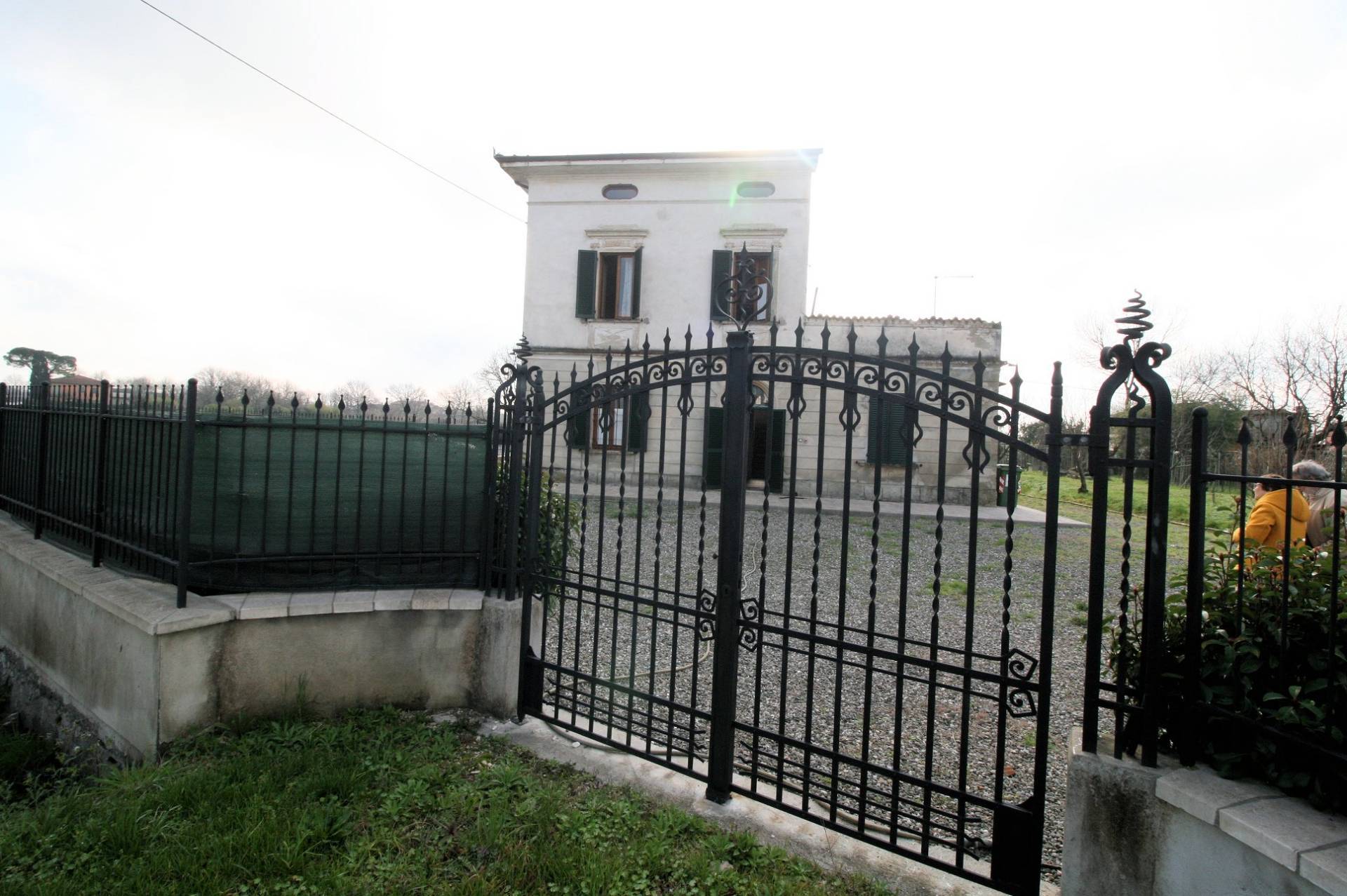 Terratetto libero su quattro lati con giardino in vendita a Altopascio, Spianate