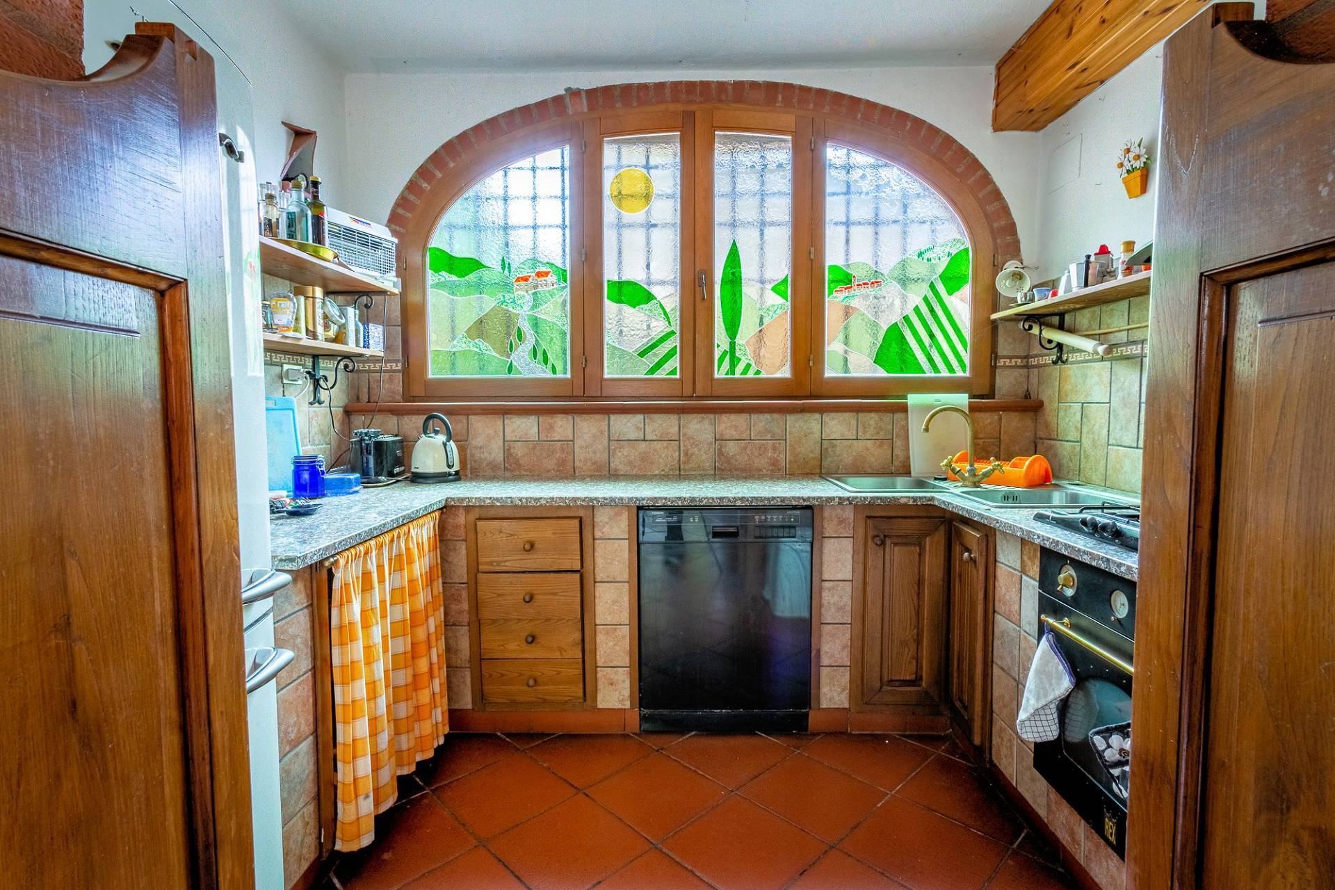 Casale ristrutturato con vista panoramica parco e piscina in vendita a Volterra