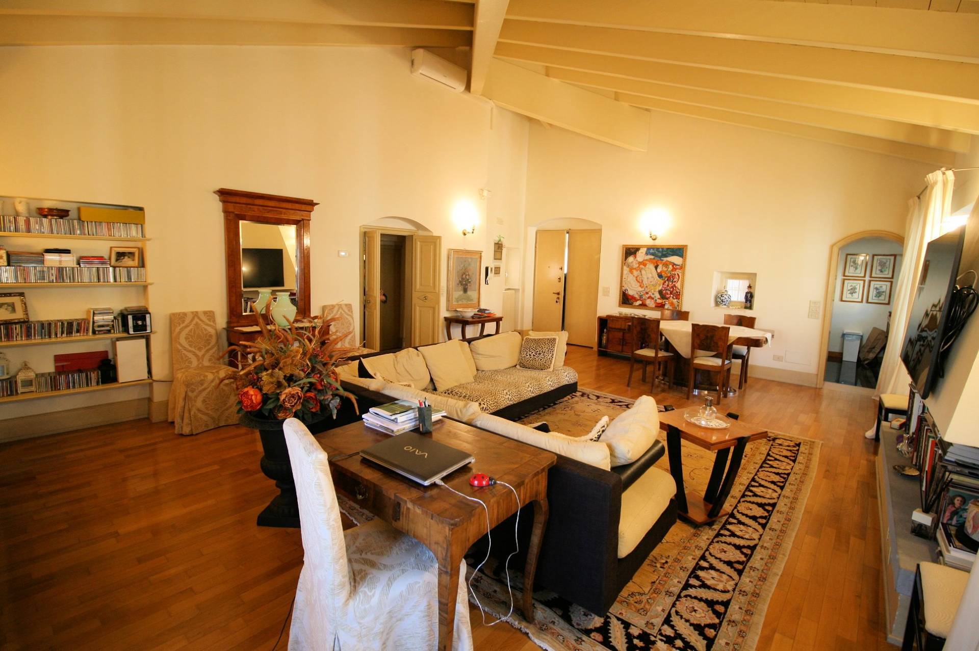 Appartamento al piano secondo con ascensore in vendita a Pistoia, Centro storico