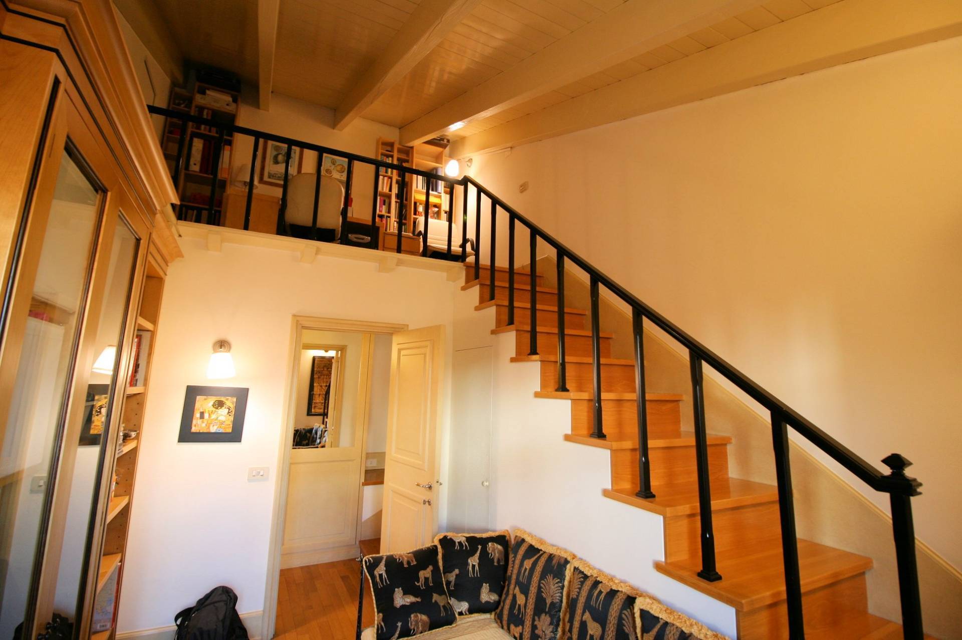 Appartamento al piano secondo con ascensore in vendita a Pistoia, Centro storico