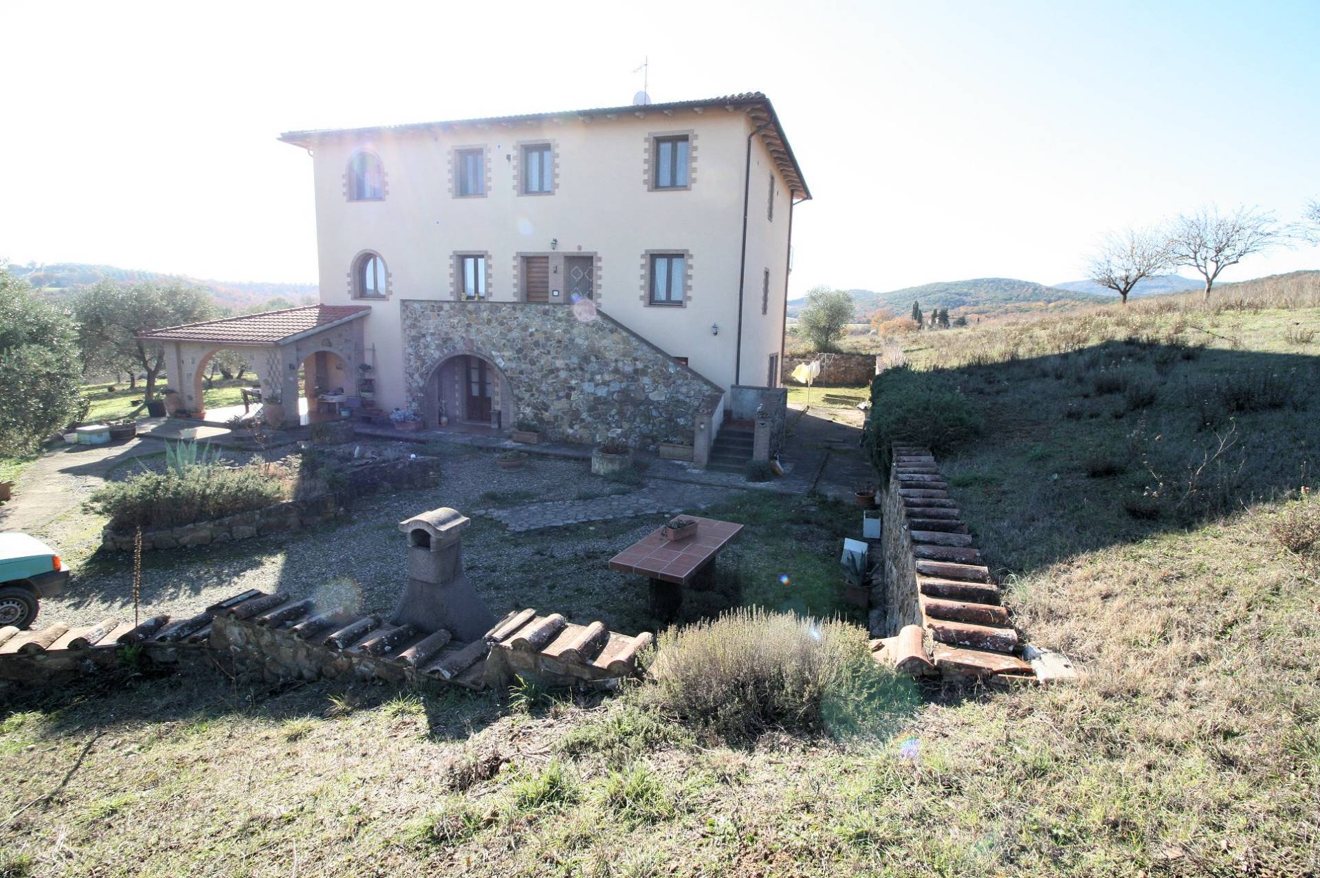 Azienda agricola con agriturismo in vendita a Civitella Paganico