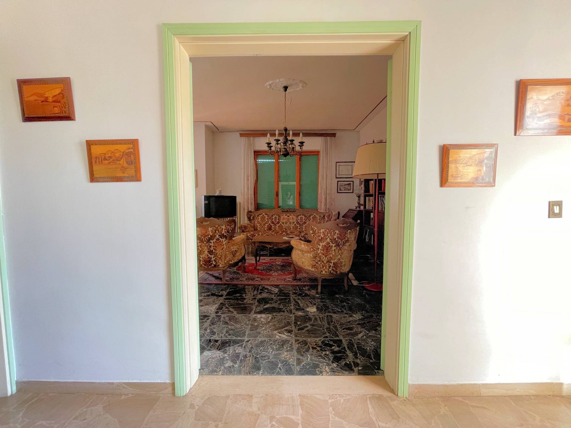 Appartamento al piano primo con giardino in vendita a Volterra