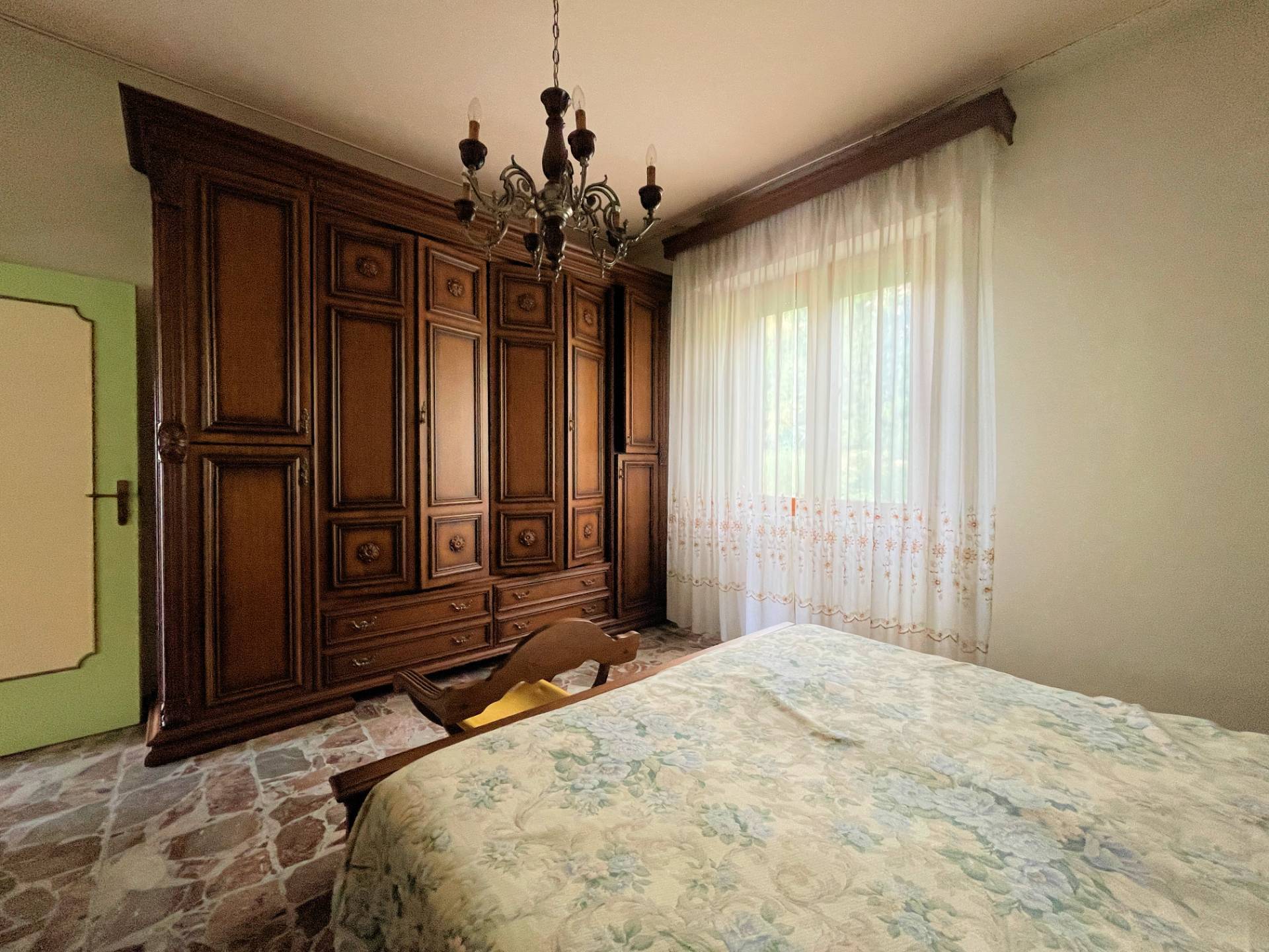 Appartamento al piano primo con giardino in vendita a Volterra