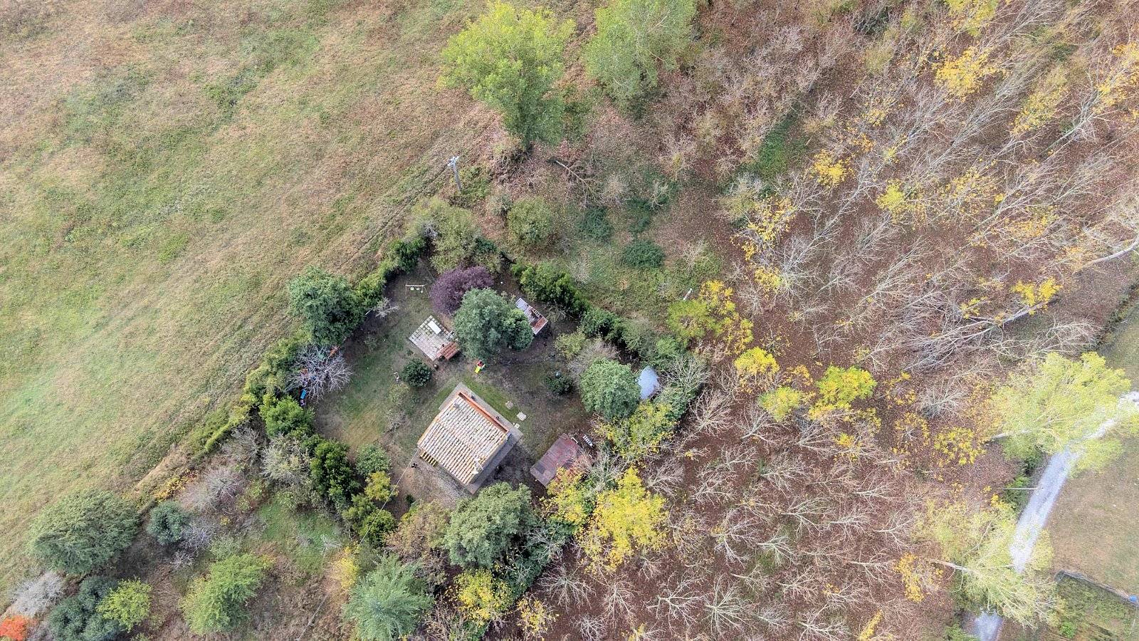 Piccolo casale con giardino in vendita a Volterra