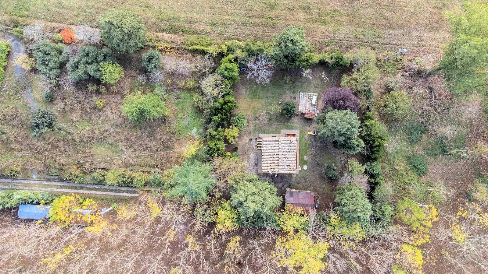 Piccolo casale con giardino in vendita a Volterra