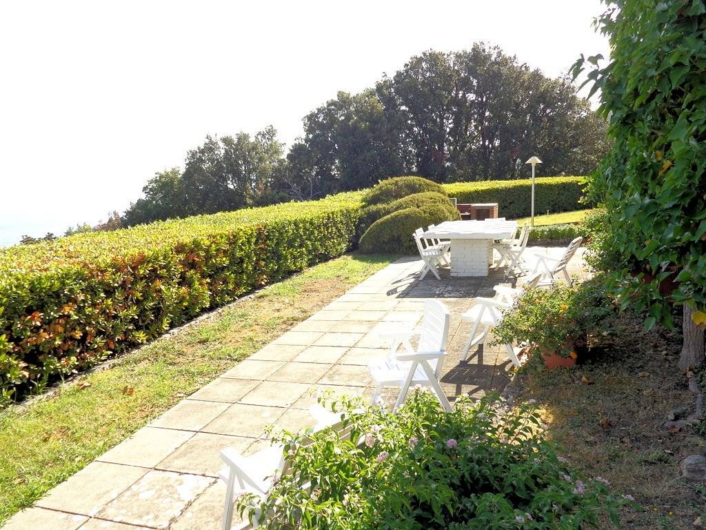 Porzione terratetto libero su tre lati con giardino e vista mare in vendita a Marciana, Poggio