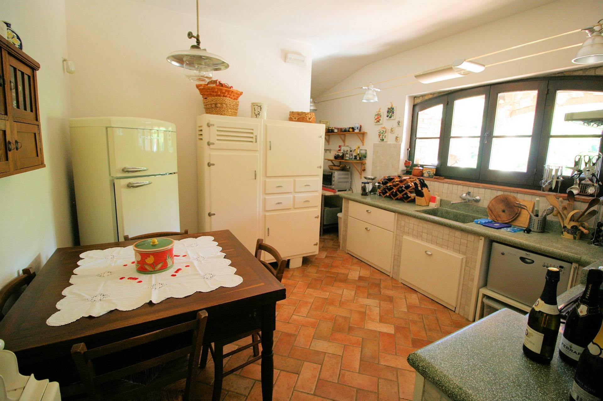 Rustico in stile Toscano con dependances immerso nel bosco in vendita a Montieri, Boccheggiano