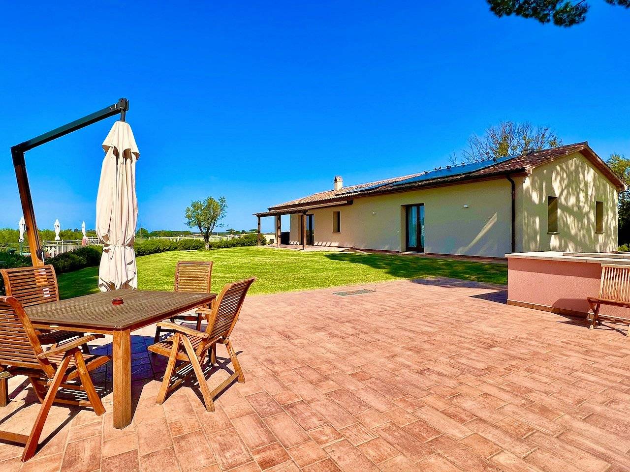 Prestigioso complesso immobiliare vicino al mare in vendita a Castagneto Carducci