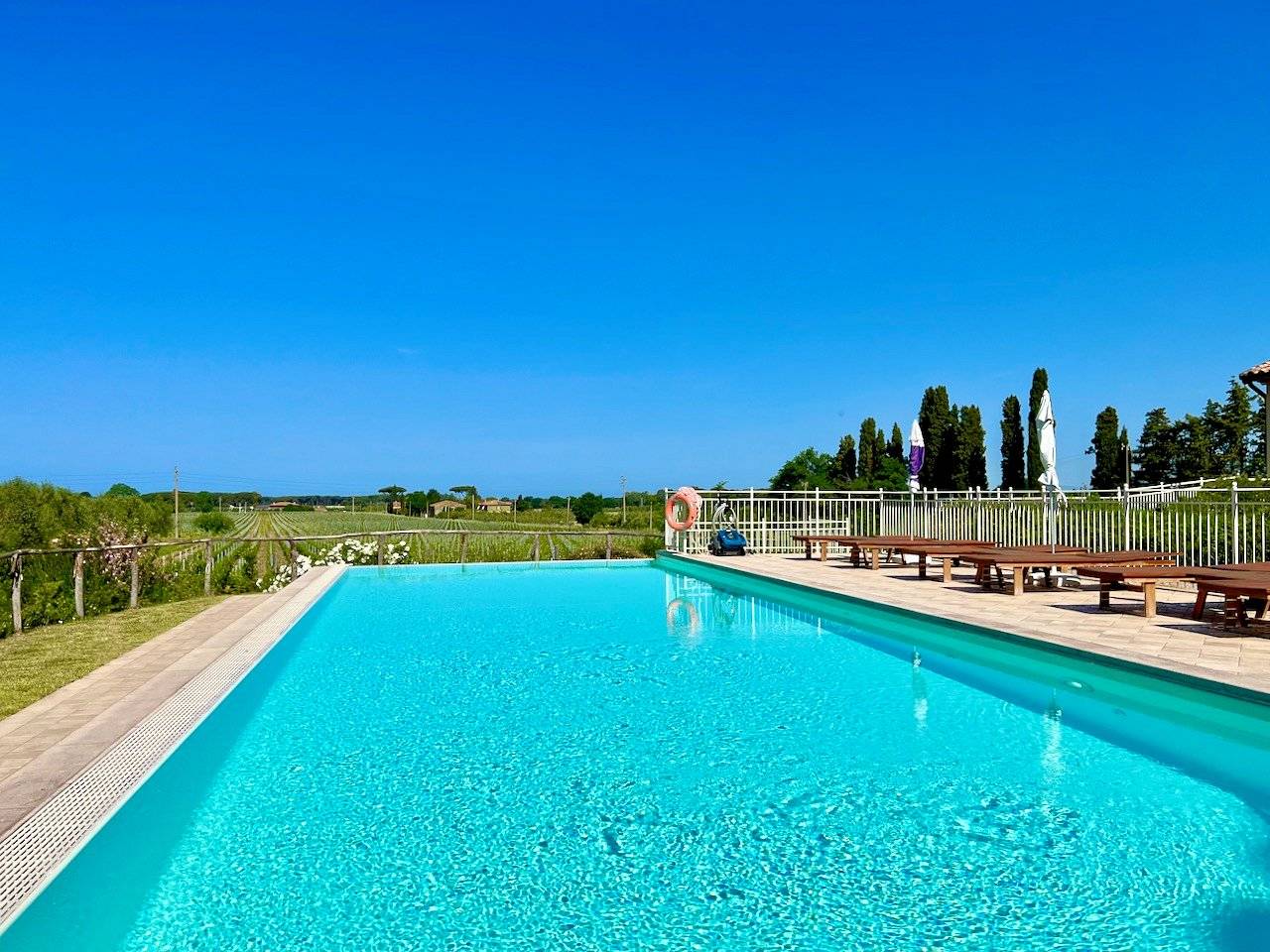 Prestigioso complesso immobiliare vicino al mare in vendita a Castagneto Carducci