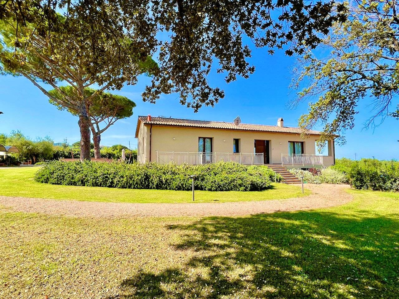 Prestigioso complesso immobiliare vicino al mare in vendita a Castagneto Carducci