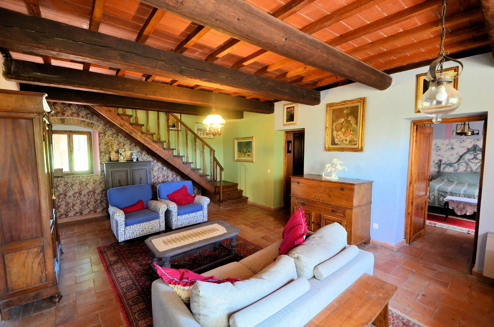 Casale in stile Toscano con terreno e vista panoramica in vendita a Greve in Chianti