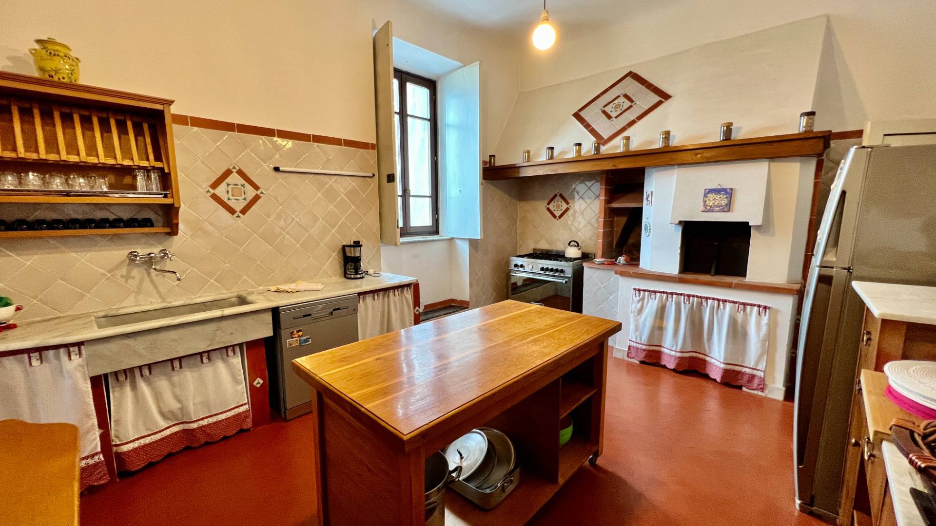 Villa con parco e piscina in vendita a Lucca