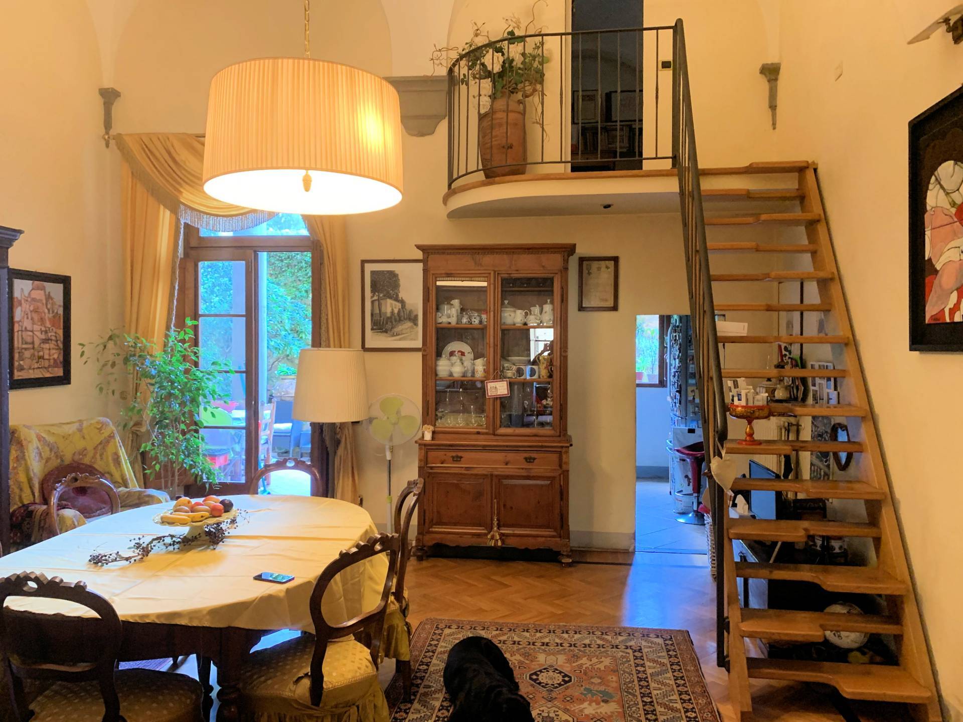 Appartamento di ampia superficie in centro storico in vendita a Pistoia, Centro storico