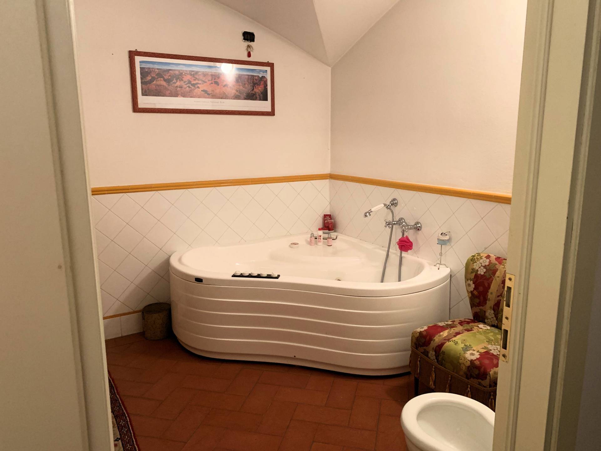 Appartamento di ampia superficie in centro storico in vendita a Pistoia, Centro storico