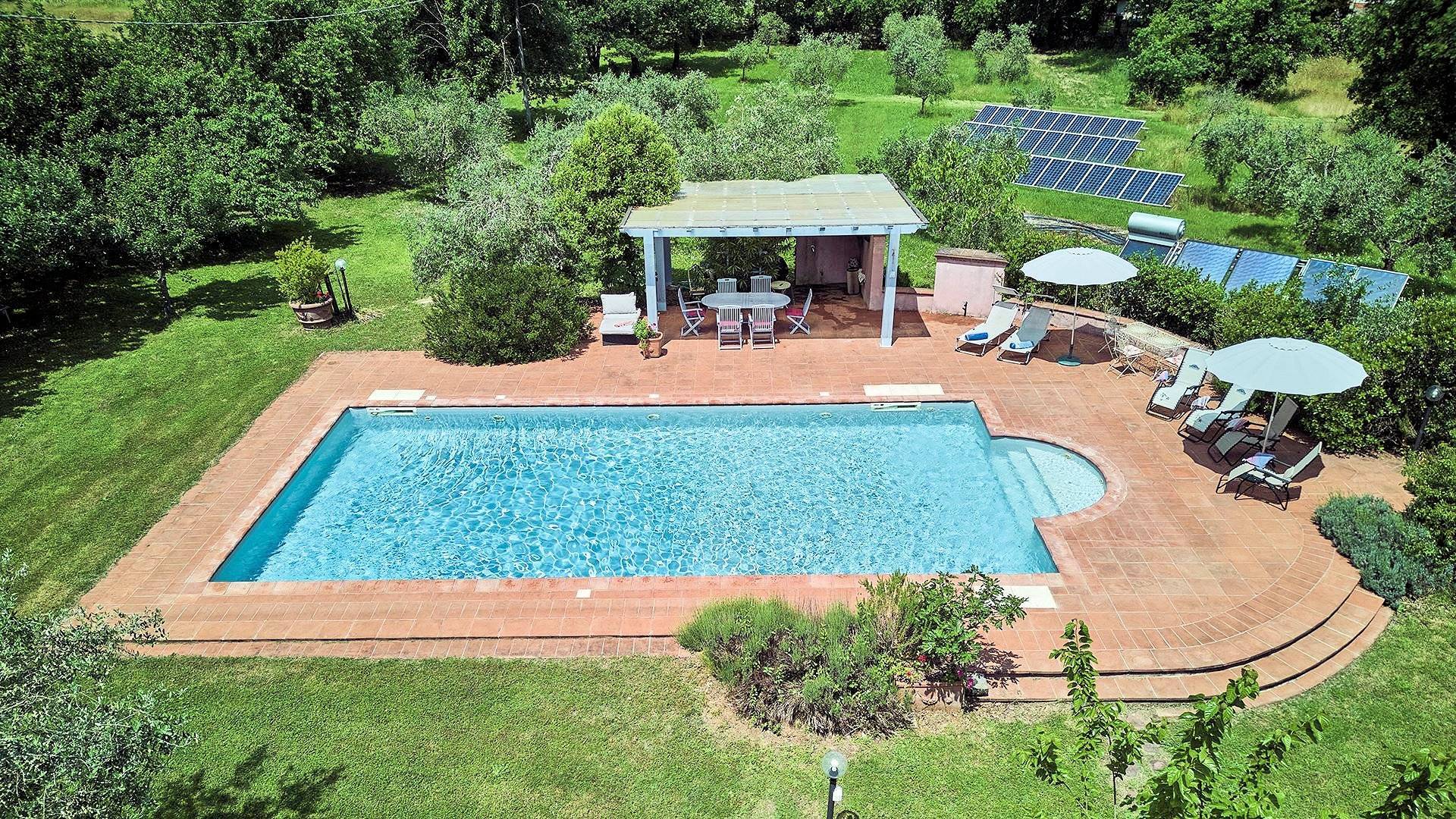 Casale con dependance parco e piscina in vendita a Altopascio