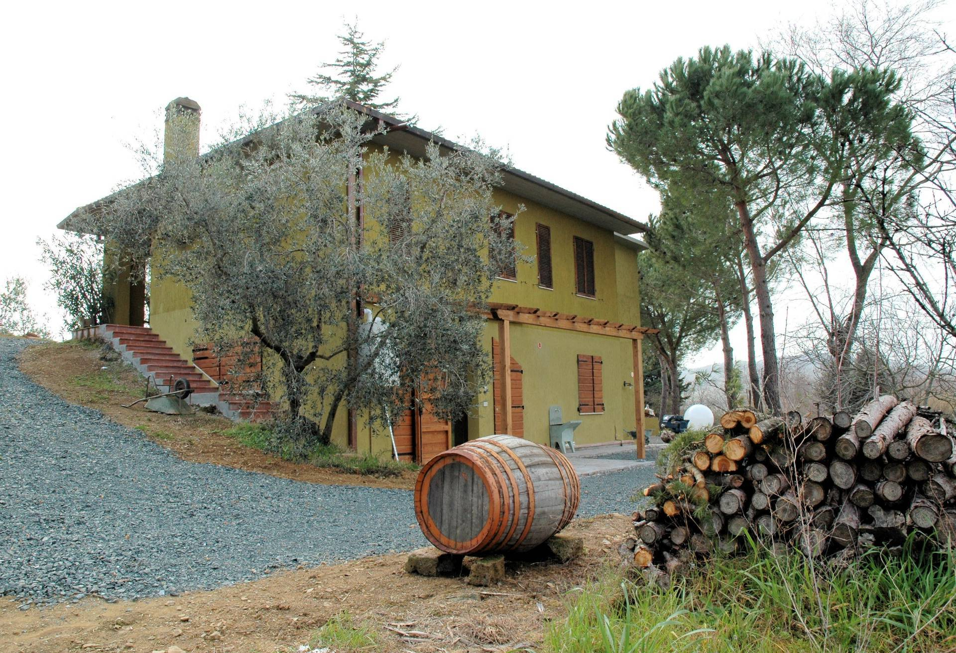 Casale con oliveto vicino a Grosseto in vendita a Grosseto