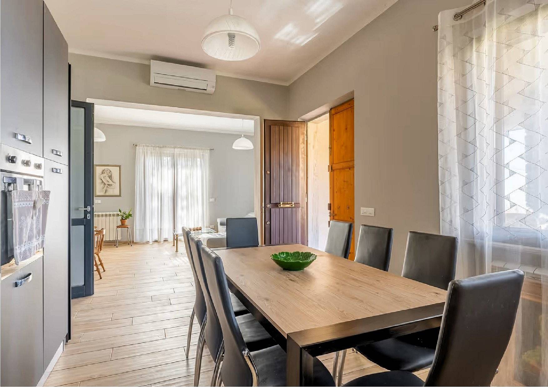 Villetta libera su quattro lati recentemente ristrutturata con giardino in vendita a Pescia