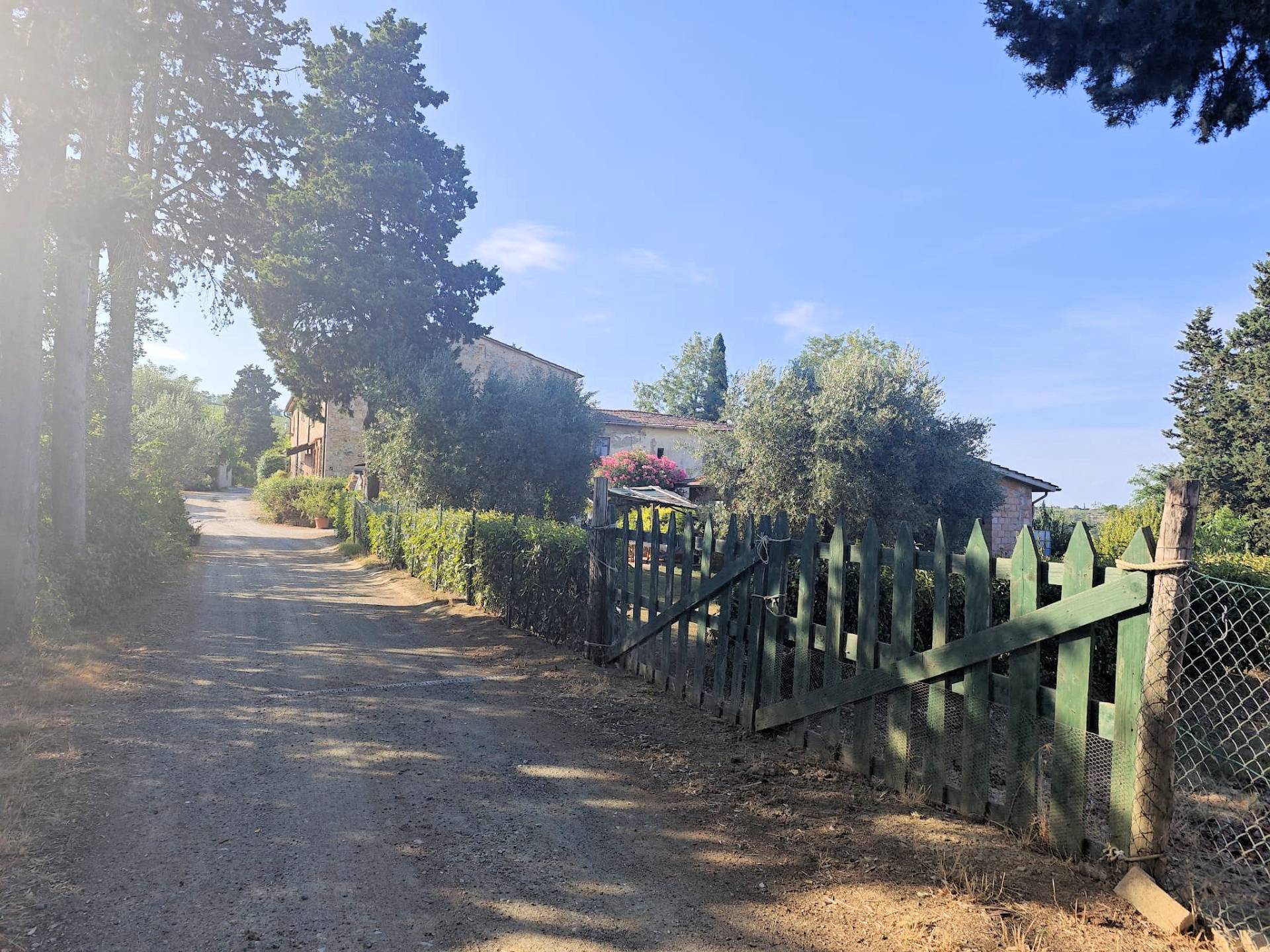 Porzione terratetto di casale con vista panoramica e ampio terreno in vendita a Gambassi Terme