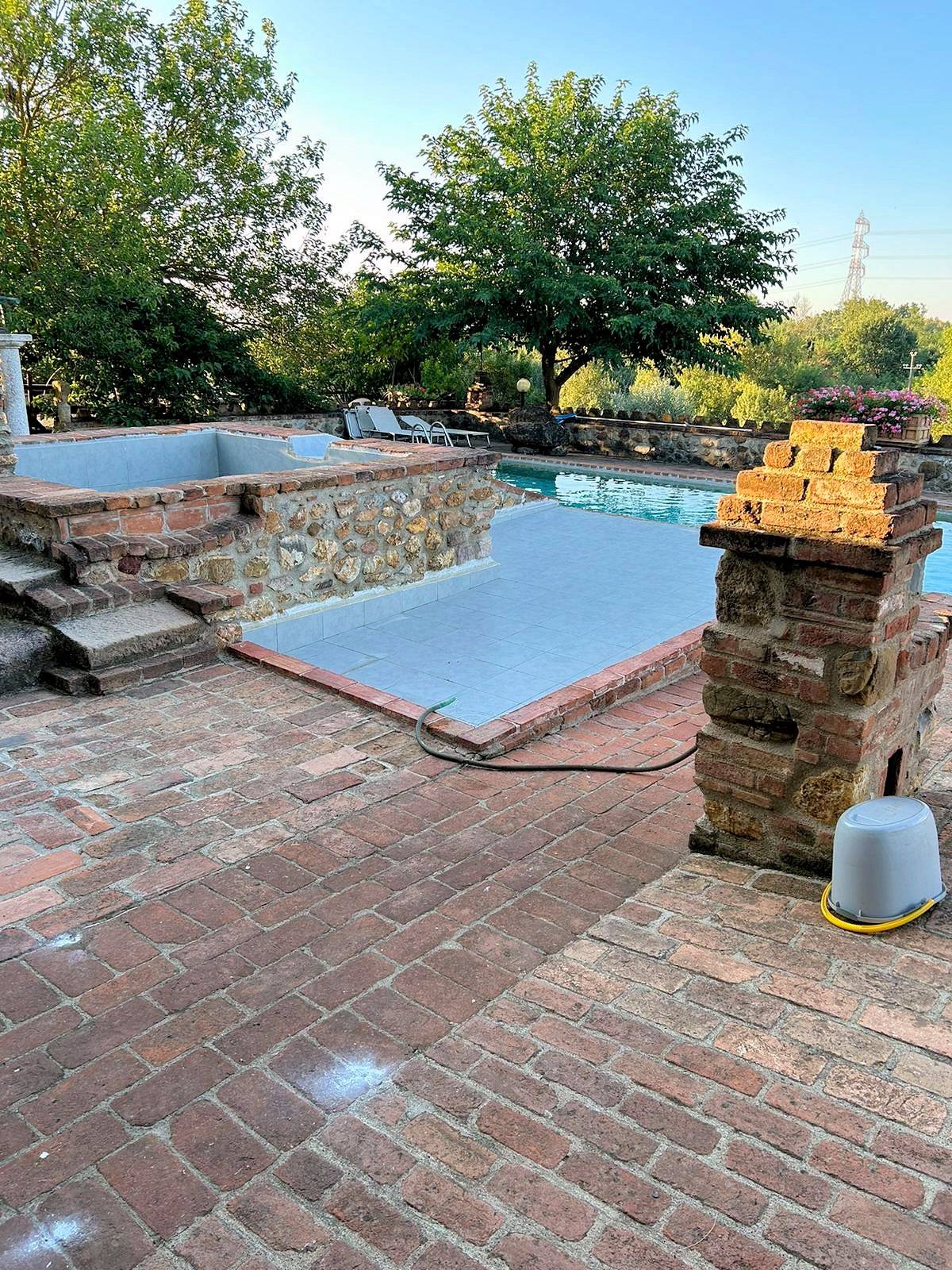 Casale in stile rustico Toscano con vista panoramica parco e piscina in vendita a Roccastrada, Ribol