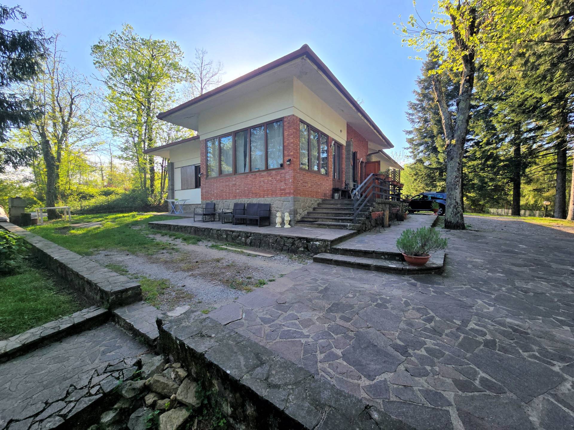 Villa con ampio giardino in vendita a Marliana, Femminamorta