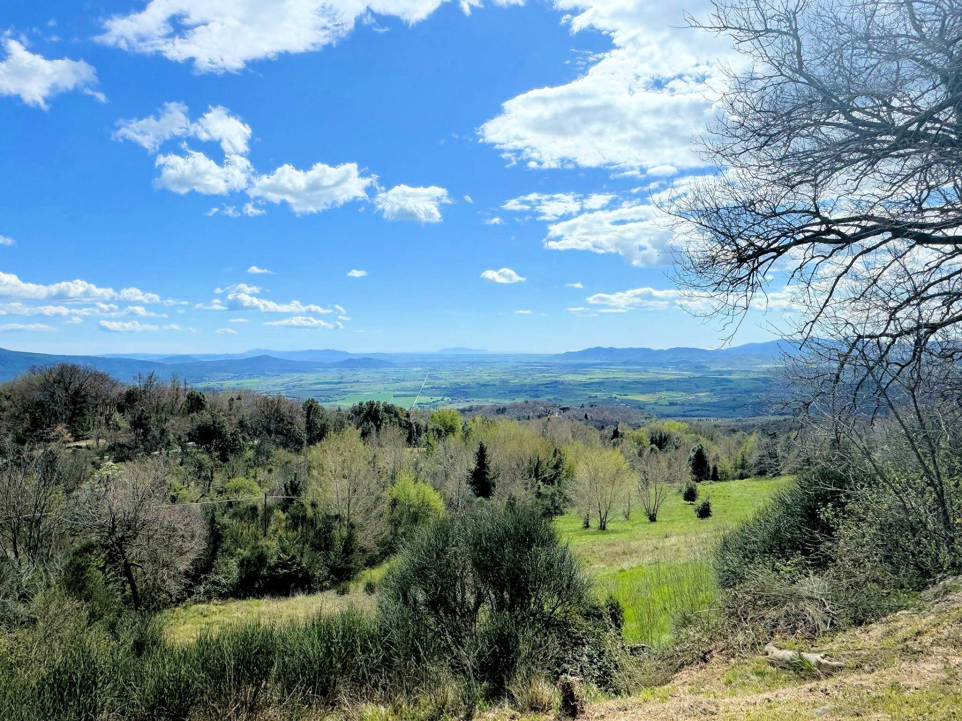 Rustico da ristrutturare con possibilit di ampliamento con vista panoramica fino al mare in vendita 