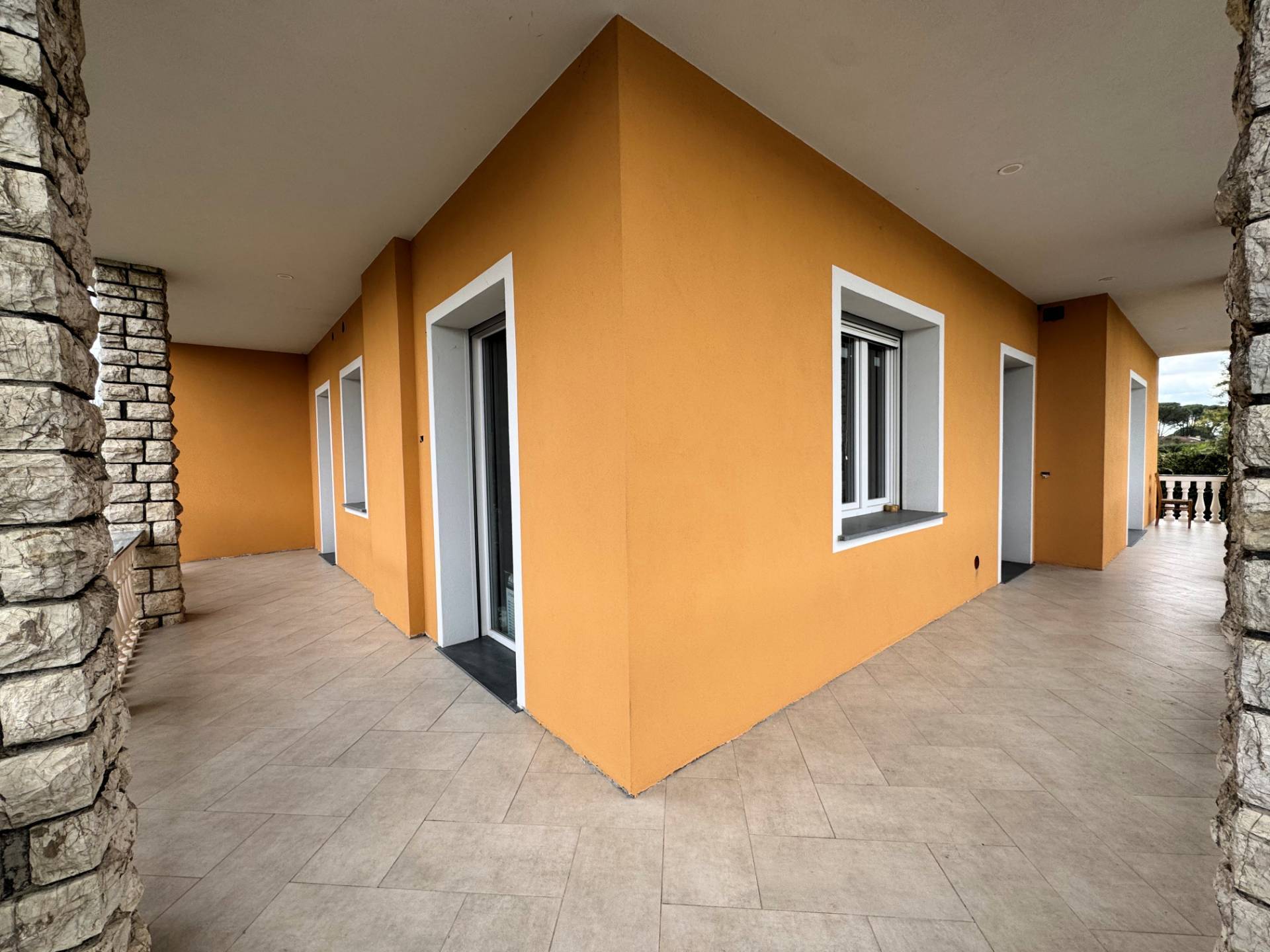 Villa di ampia superficie con giardino in vendita a Altopascio