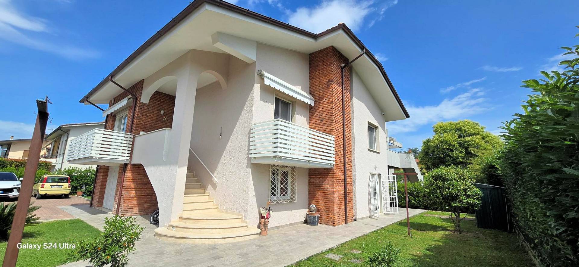 Villetta recentemente ristrutturata libera su quattro lati con ampio giardino in vendita a Ponte Bug