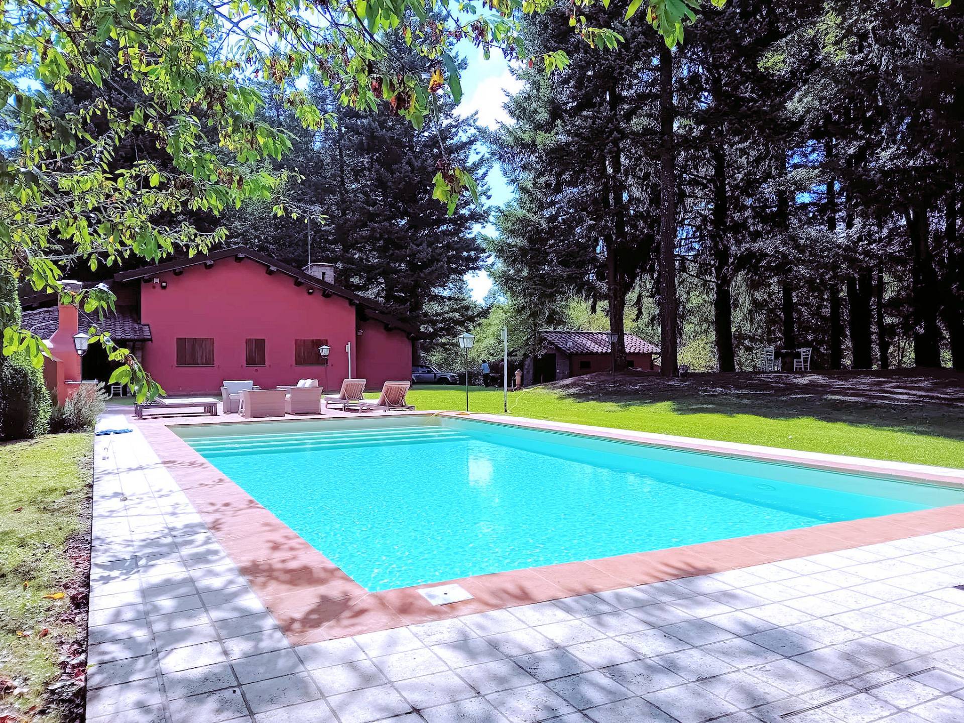 Bellissima villa unifamiliare con annessi parco e piscina in vendita a Marliana, Femminamorta