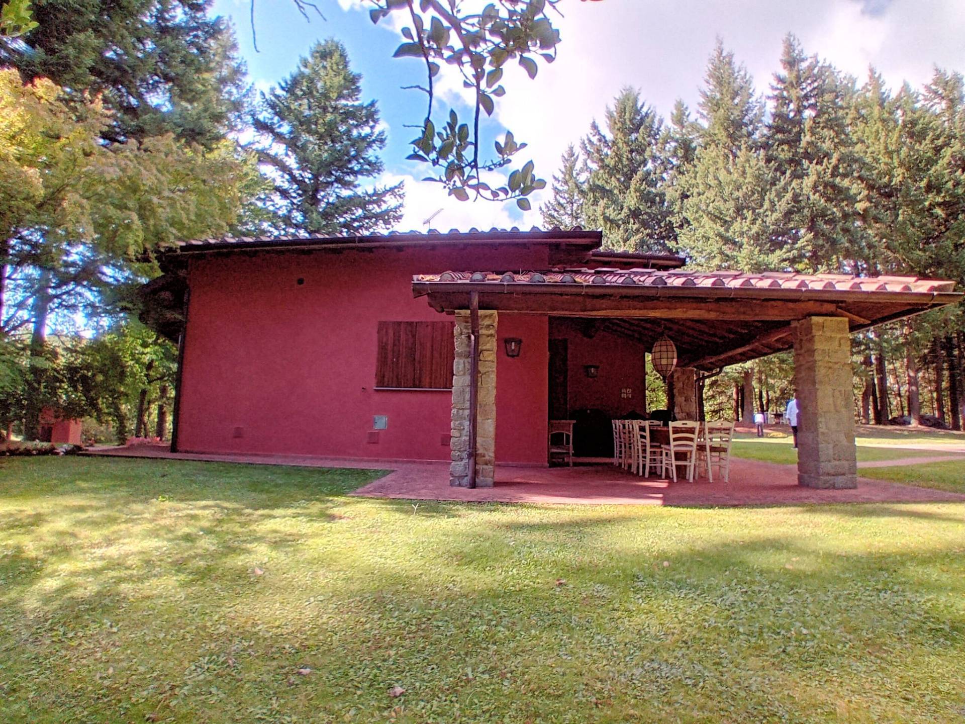 Bellissima villa unifamiliare con annessi parco e piscina in vendita a Marliana, Femminamorta