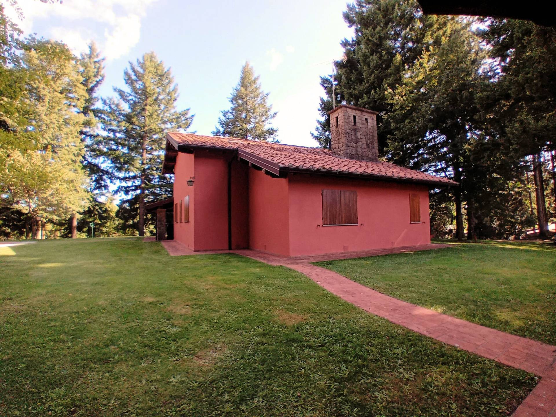 Bellissima villa unifamiliare con annessi parco e piscina in vendita a Marliana, Femminamorta