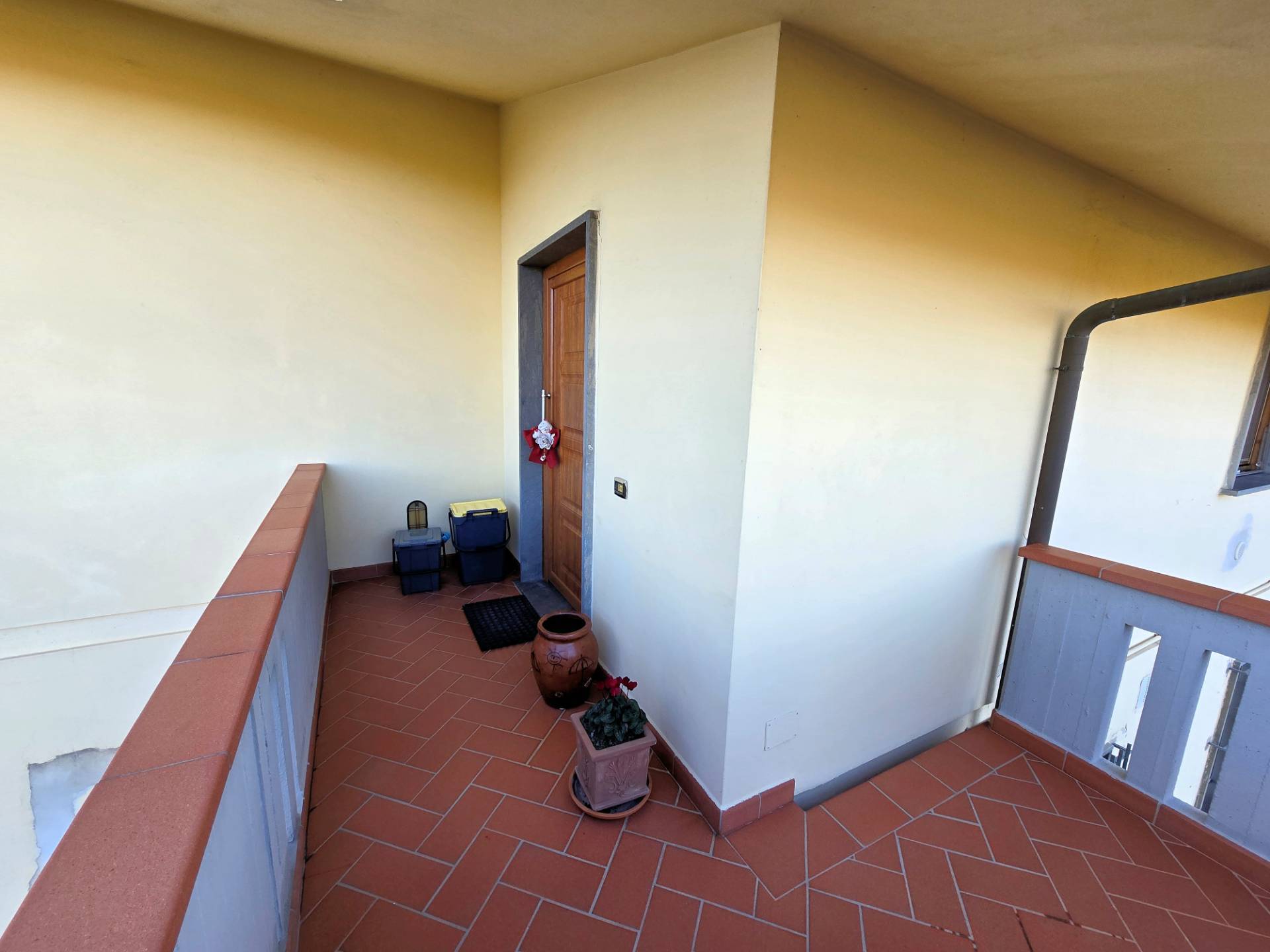 Appartamento posto al piano primo di villetta bifamiliare con garage e giardino in vendita a Buggian