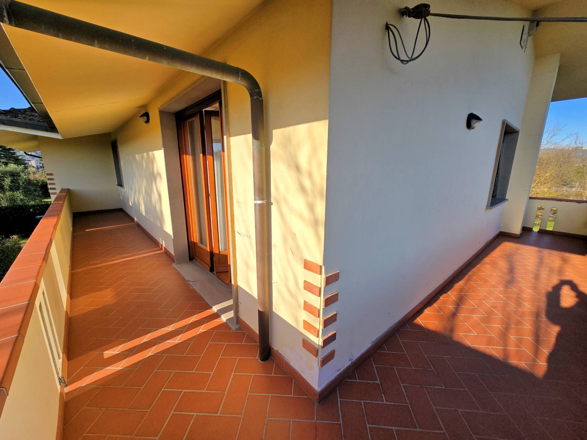 Appartamento posto al piano primo di villetta bifamiliare con garage e giardino in vendita a Buggian