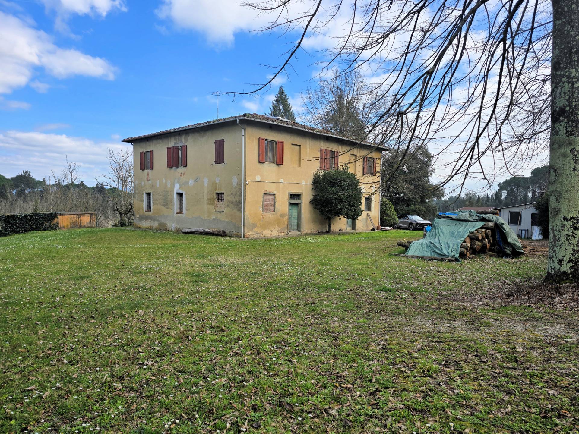 Casale con annessi ampio terreno e vista panoramica in vendita a Fucecchio, Ponte a Cappiano