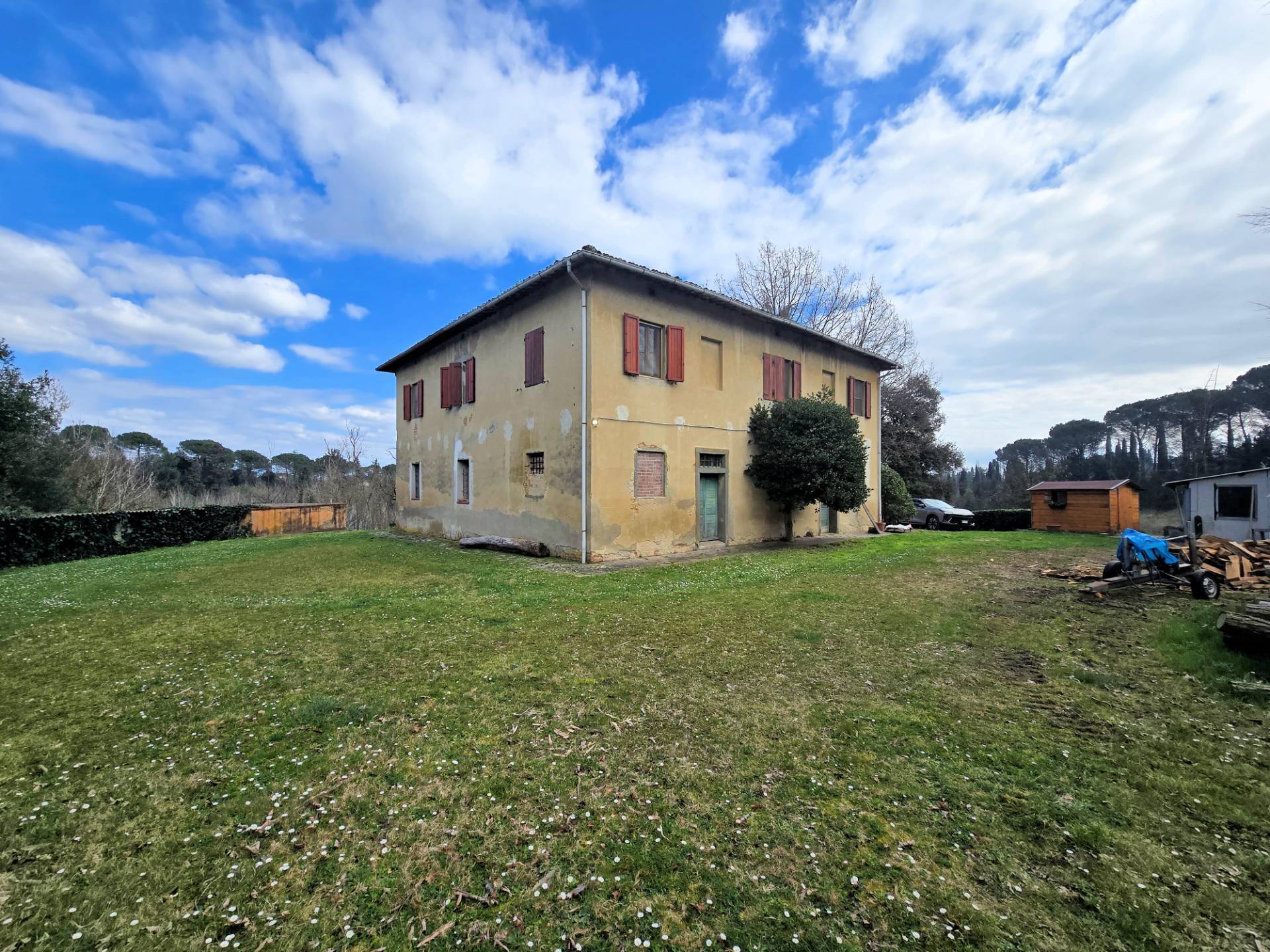 Casale con annessi ampio terreno e vista panoramica in vendita a Fucecchio, Ponte a Cappiano