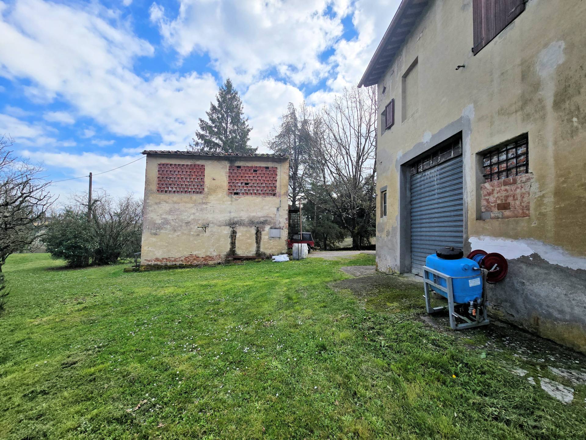 Casale con annessi ampio terreno e vista panoramica in vendita a Fucecchio, Ponte a Cappiano