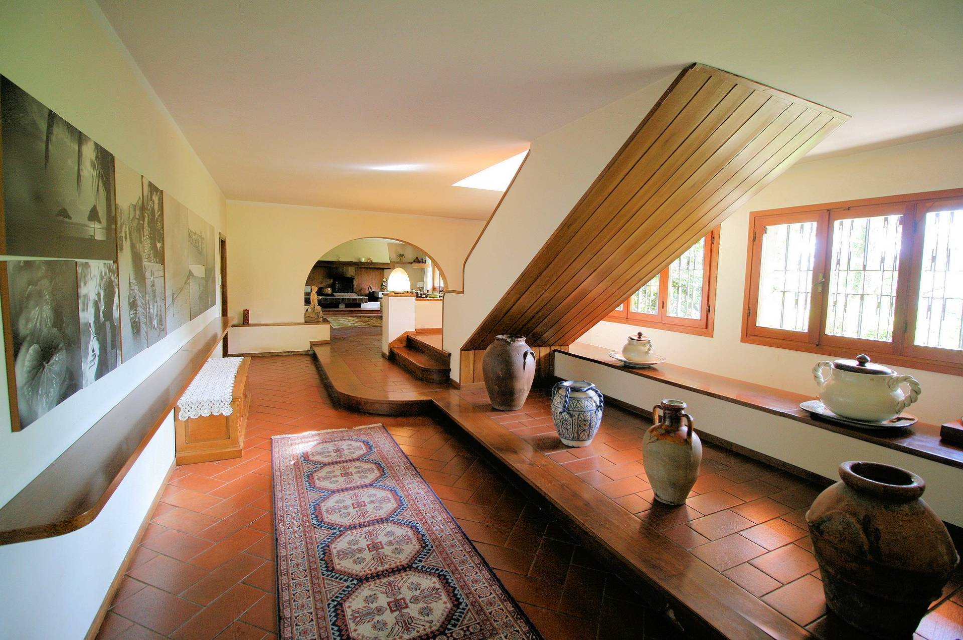 Villa unifamiliare di ampia superficie con giardino in vendita a Montemurlo, Bagnolo