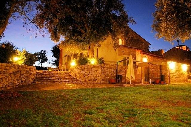 Villa con giardino e vista panoramica mozzafiato in vendita a Monsummano Terme