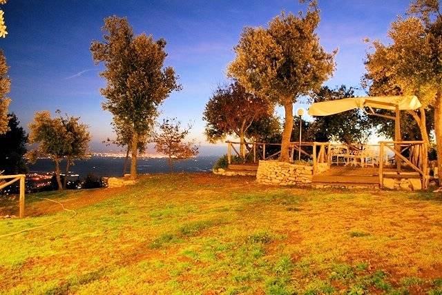 Villa con giardino e vista panoramica mozzafiato in vendita a Monsummano Terme