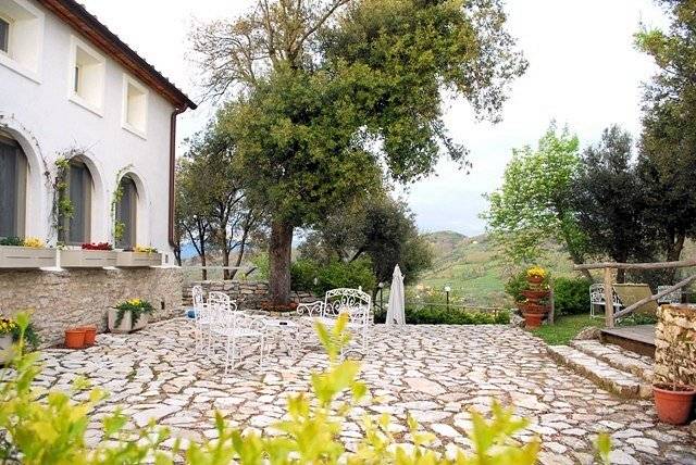 Villa con giardino e vista panoramica mozzafiato in vendita a Monsummano Terme