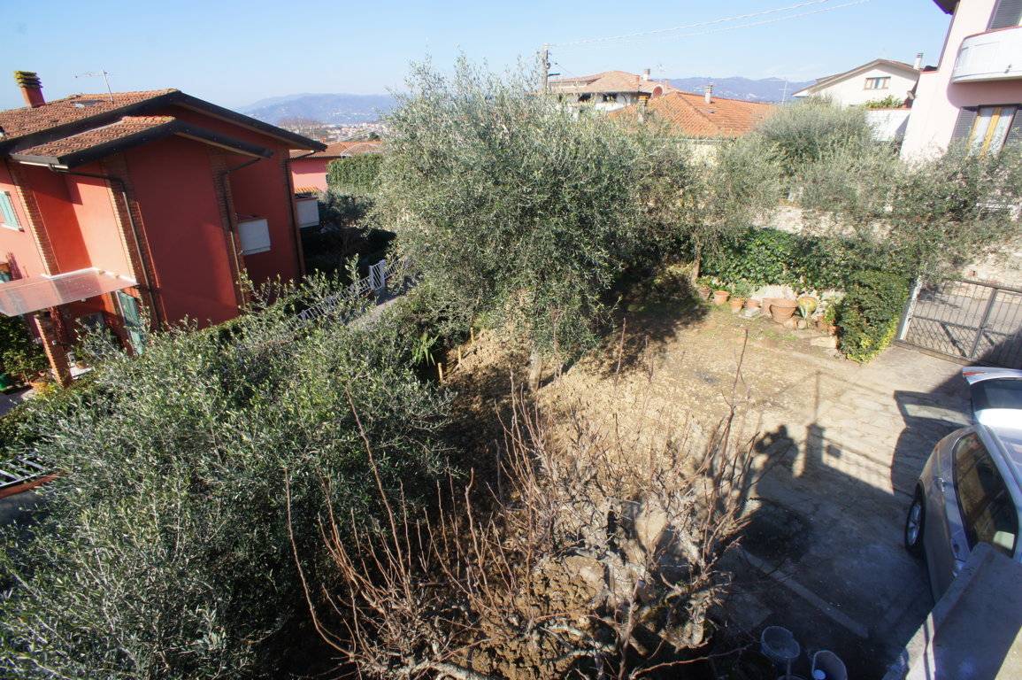 Appartamento al piano primo ristrutturato in villetta bifamiliare in vendita a Monsummano Terme
