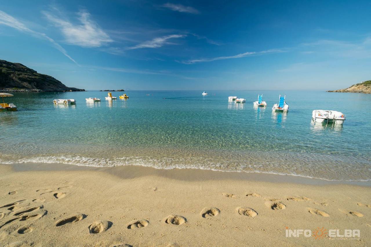 Villa singola in posizione panoramica con vista fino al mare in vendita a Marciana Marina