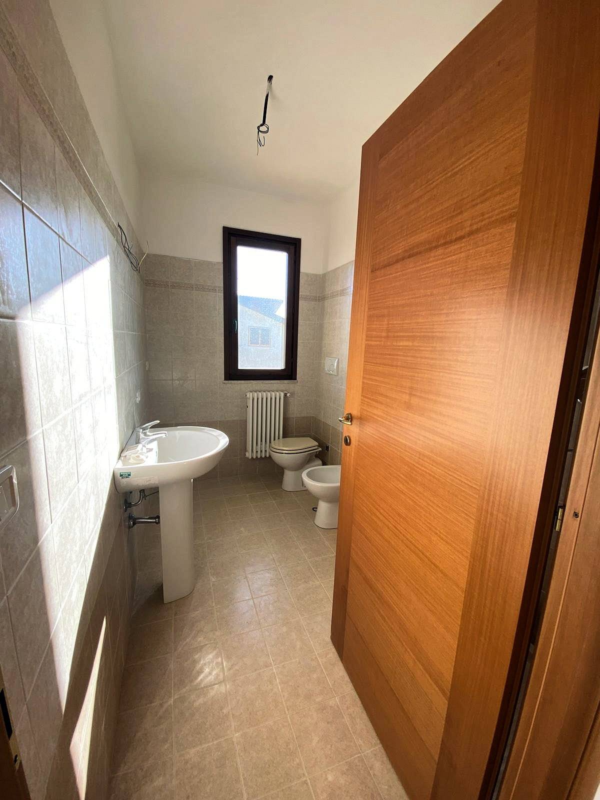Appartamento al piano primo con garage in vendita a Roccastrada, Sassofortino